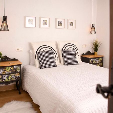 Casa Cueva Luna Orce ภายนอก รูปภาพ